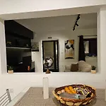 3 Bedroom In Prime Location 5m Away From アパート