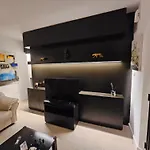 3 Bedroom In Prime Location 5m Away From アパート *