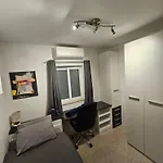 アパート 3 Bedroom In Prime Location 5m Away From