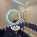 3 Bedroom In Prime Location 5m Away From アパート *