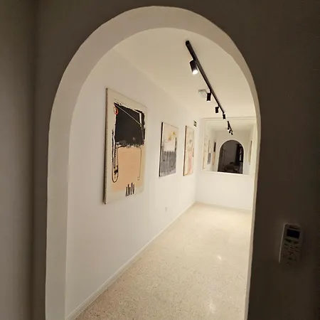 3 Bedroom In Prime Location 5m Away From شقة