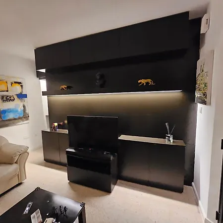 3 Bedroom In Prime Location 5m Away From Апартаменты *