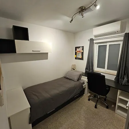 Appartement 3 Bedroom In Prime Location 5m Away From *