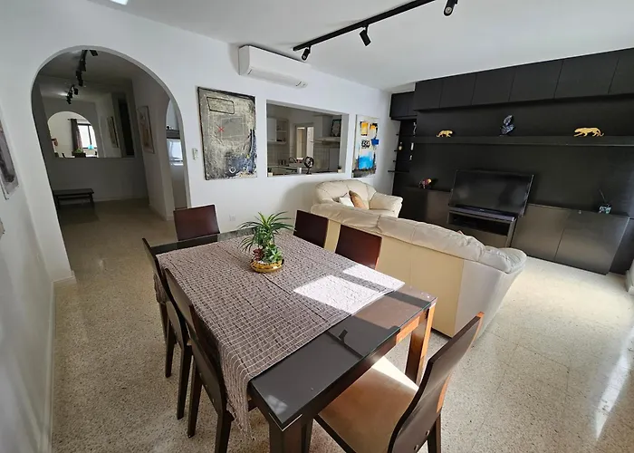 Апартаменты 3 Bedroom In Prime Location 5m Away From Is-Swieqi