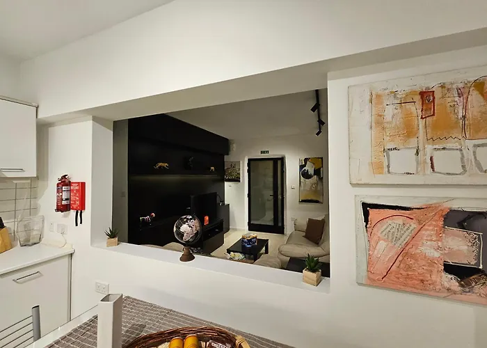 3 Bedroom In Prime Location 5m Away From Апартаменты *