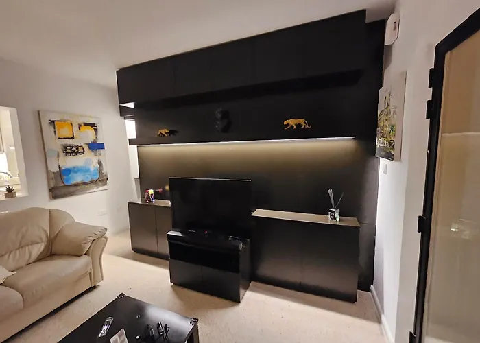 3 Bedroom In Prime Location 5m Away From Апартаменты *