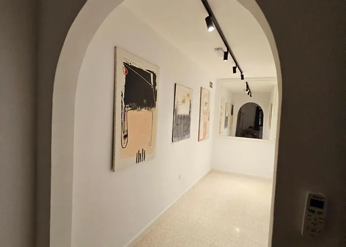 3 Bedroom In Prime Location 5m Away From Апартаменты