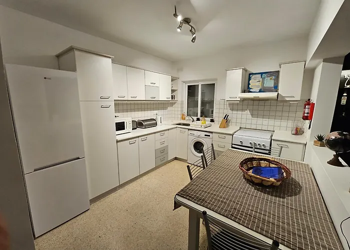 3 Bedroom In Prime Location 5m Away From Апартаменты *