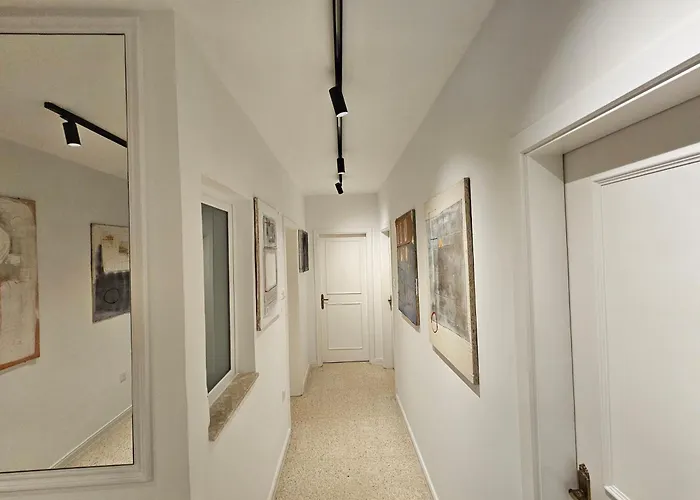 3 Bedroom In Prime Location 5m Away From Апартаменты